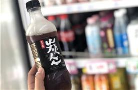 农夫山泉四度试水碳酸饮料，弃茶投咖啡